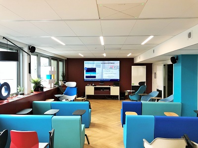 Installation du micro-plafond invisible : SENNHEISER TEAMCONNECT CEILING II